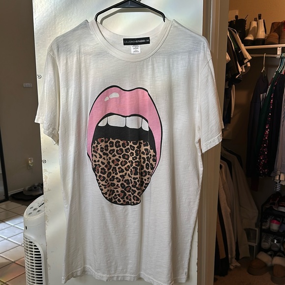 VICI - boyfriend fit tee! - Picture 2 of 7
